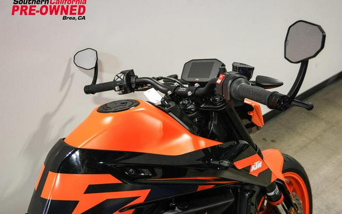 2022 KTM 890 Duke R