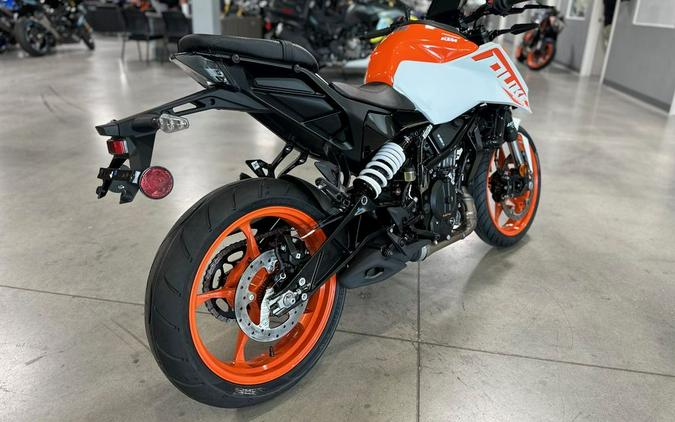 2024 KTM 250 Duke