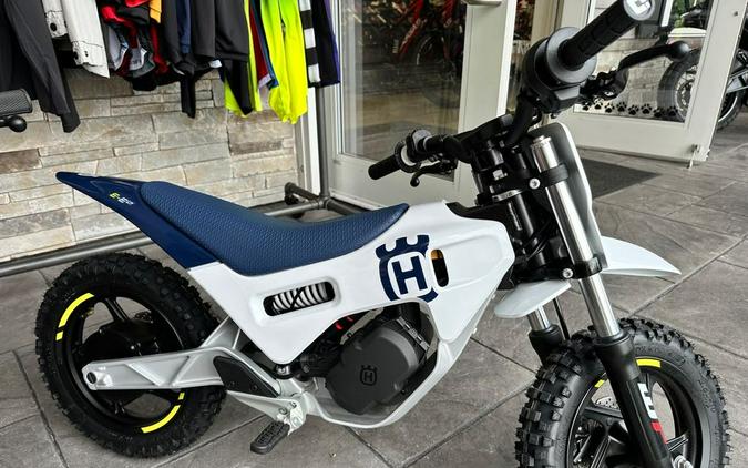 2025 Husqvarna Motorcycles EE 2