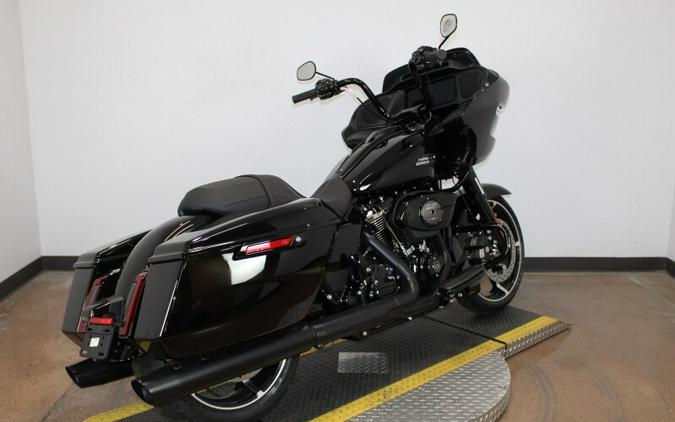 Harley-Davidson Road Glide® 2024 FLTRX 84447272 VIVID BLACK