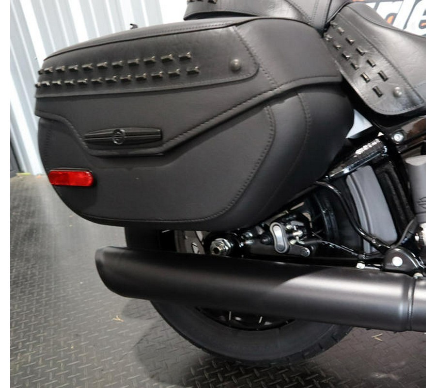 2025 Harley-Davidson® FLHC - Heritage Classic
