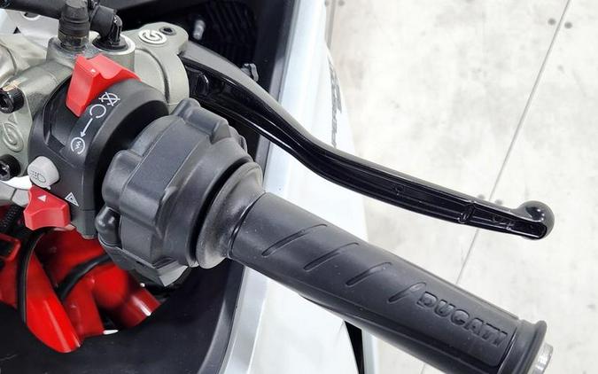 2022 Ducati SuperSport 950 S White Silk fairing