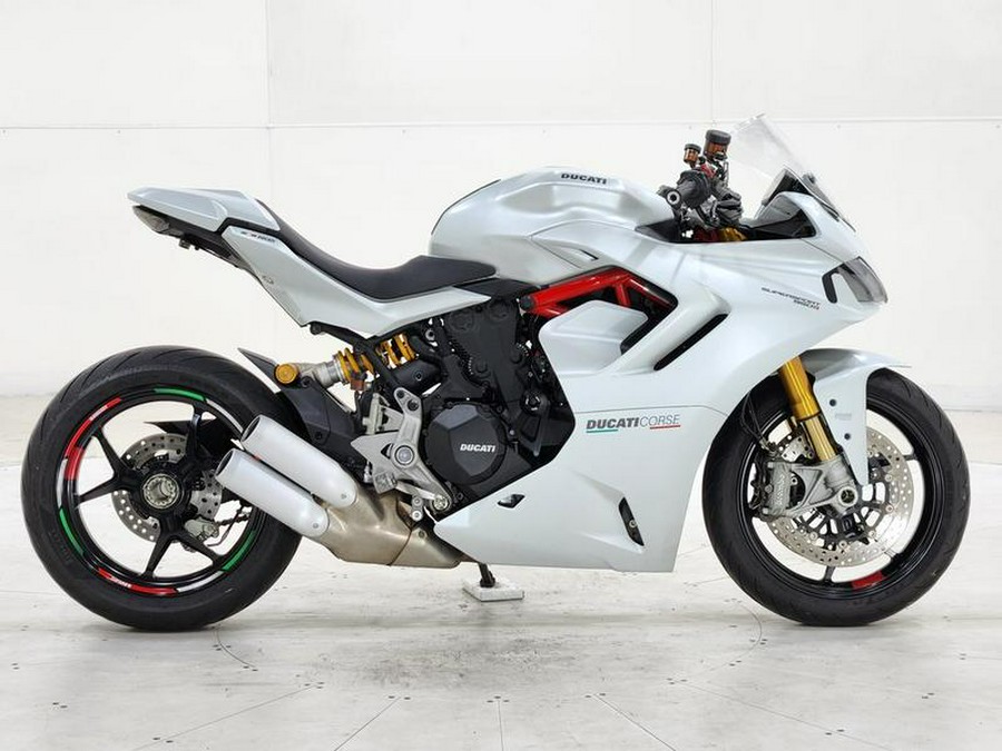 2022 Ducati SuperSport 950 S White Silk fairing