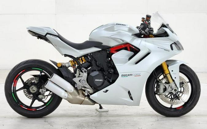 2022 Ducati SuperSport 950 S White Silk fairing