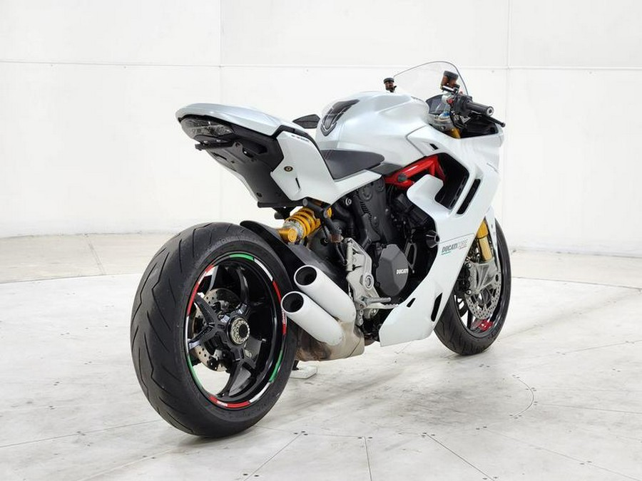 2022 Ducati SuperSport 950 S White Silk fairing