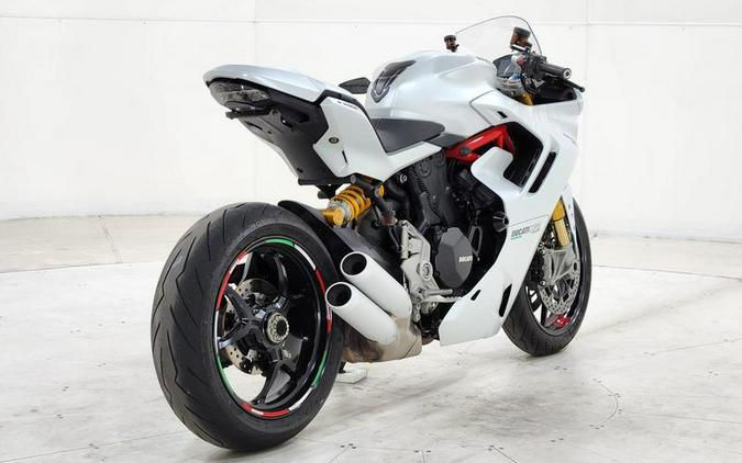 2022 Ducati SuperSport 950 S White Silk fairing