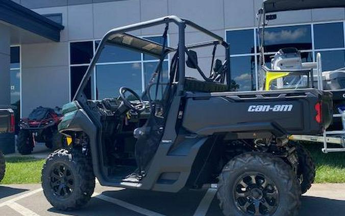 2024 Can-Am™ Defender DPS HD7