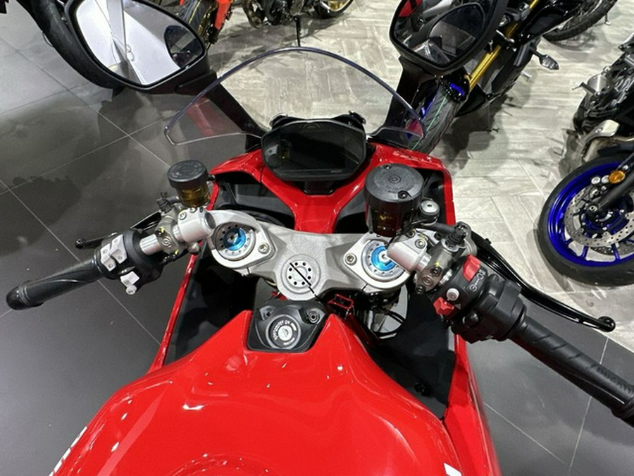 2024 Ducati Supersport 950 S Red 950 S