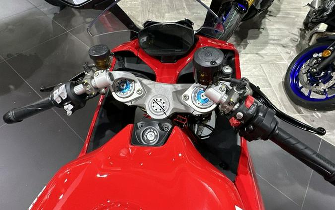 2024 Ducati Supersport 950 S Red 950 S