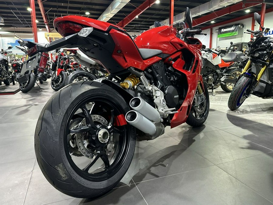 2024 Ducati Supersport 950 S Red 950 S