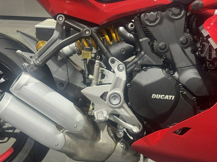 2024 Ducati Supersport 950 S Red 950 S