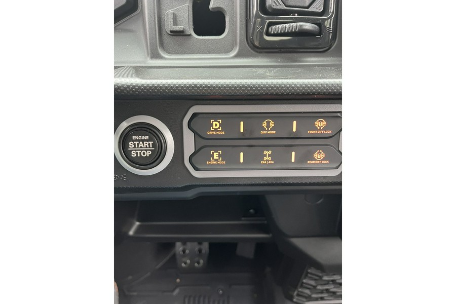 2026 Can-Am DEFENDER HD11 LIMITED MAX