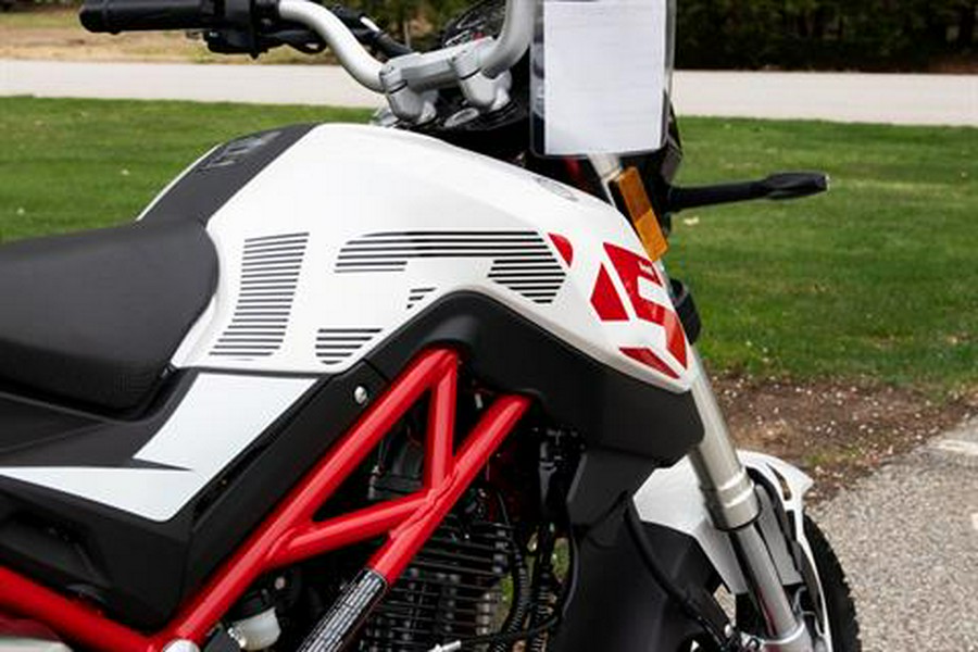 2023 Benelli TNT 135