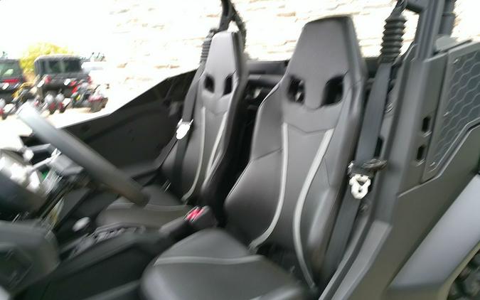 2026 Can-Am® Commander XT 700