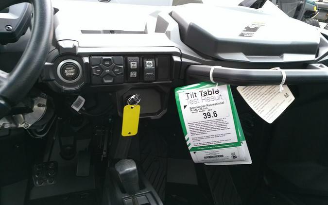 2026 Can-Am® Commander XT 700