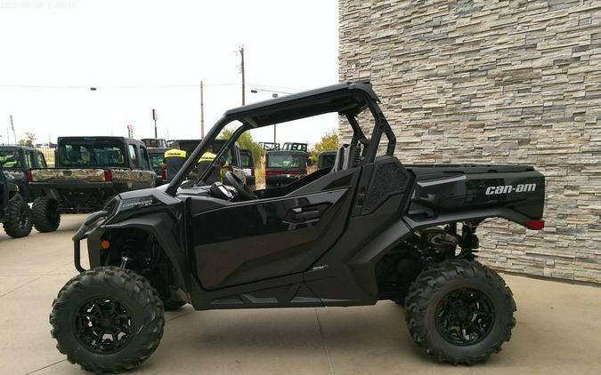 2026 Can-Am® Commander XT 700