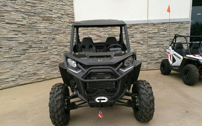 2026 Can-Am® Commander XT 700