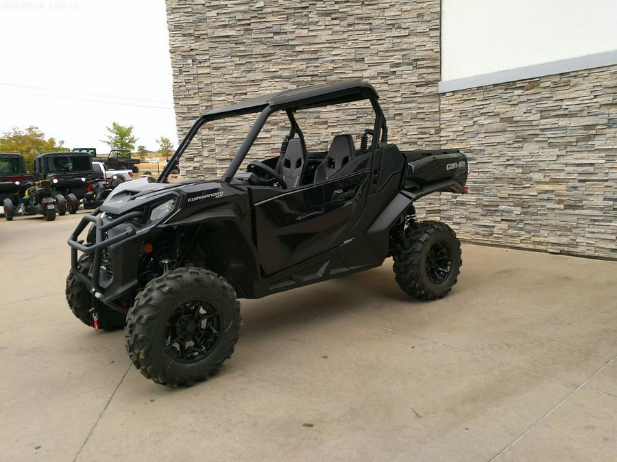 2026 Can-Am® Commander XT 700