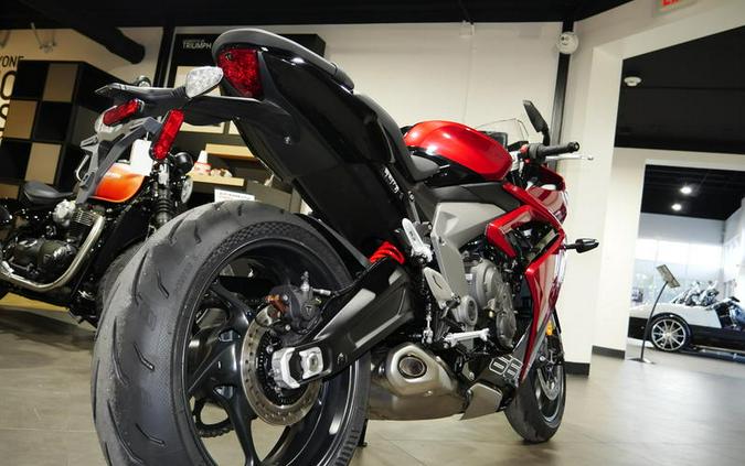 2025 Triumph Daytona 660 Carnival Red/Sapphire Black