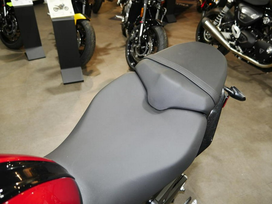 2025 Triumph Daytona 660 Carnival Red/Sapphire Black