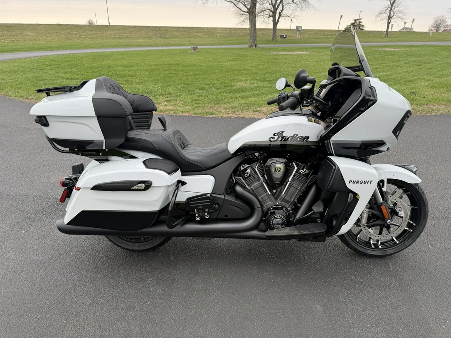 2026 Indian Motorcycle Pursuit® Dark Horse® with 112 and Powerband Audio Package