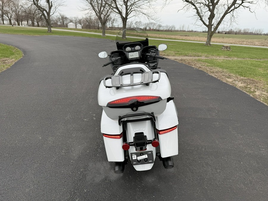 2026 Indian Motorcycle Pursuit® Dark Horse® with 112 and Powerband Audio Package