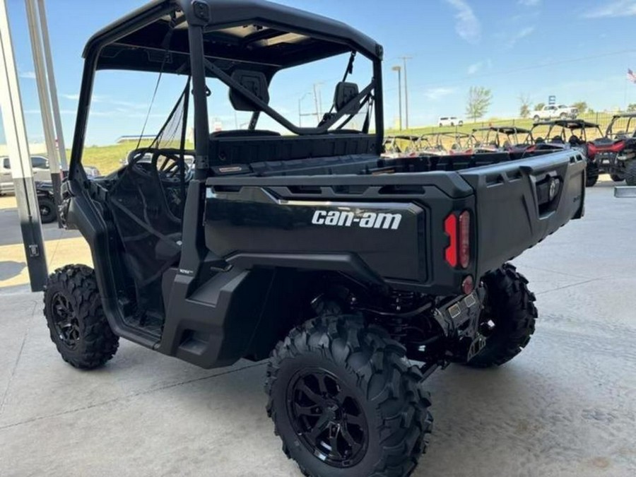 2025 Can-Am® Defender XT HD10