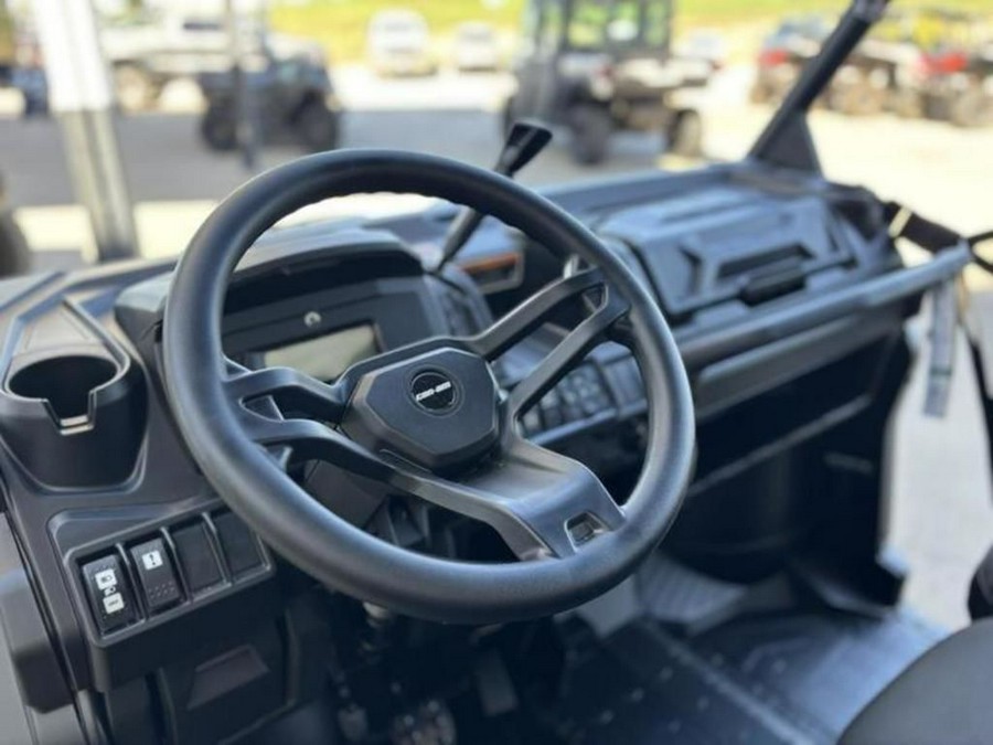 2025 Can-Am® Defender XT HD10