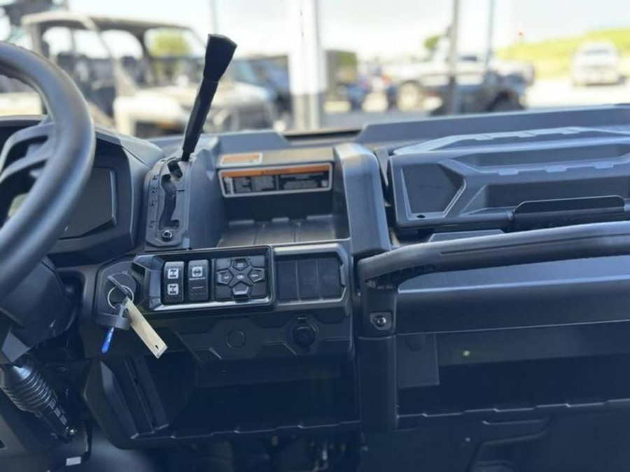 2025 Can-Am® Defender XT HD10