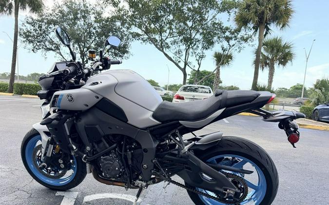 2025 Yamaha MT 10