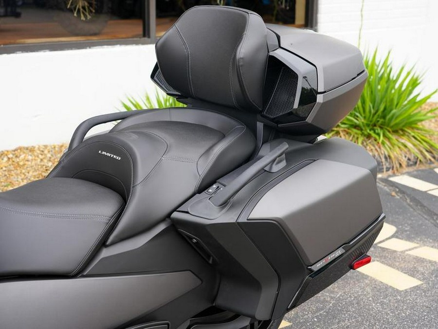 2026 Can-Am® Spyder RT Limited Dark