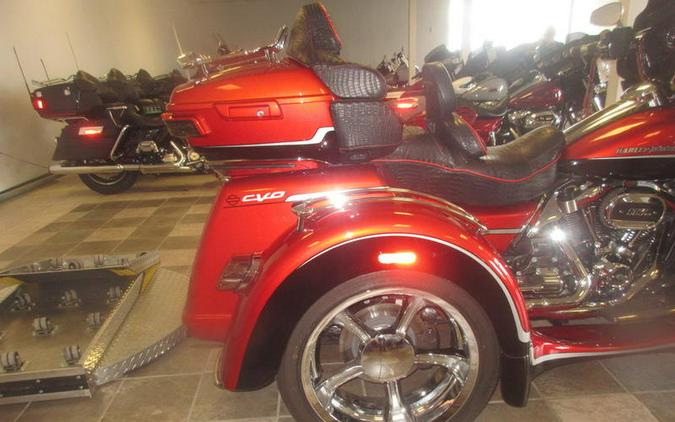 2021 Harley-Davidson® FLHTCUTGSE - CVO™ Tri Glide®