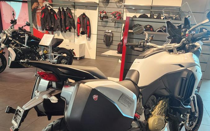 2023 Ducati Multistrada V4S Trav & Rad