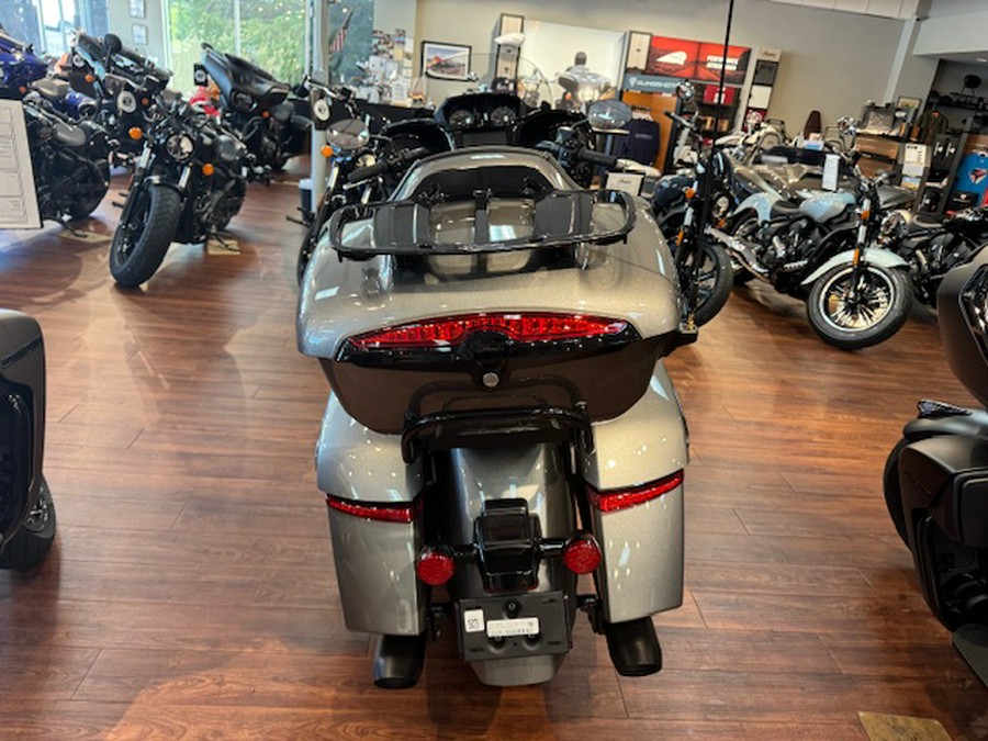 2025 Indian Motorcycle® Pursuit 112 Dark Horse® with PowerBand Audio Package