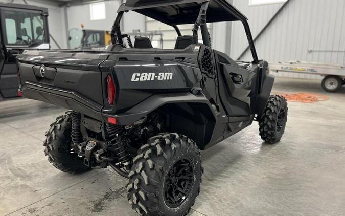 2023 Can-Am® Commander XT 700