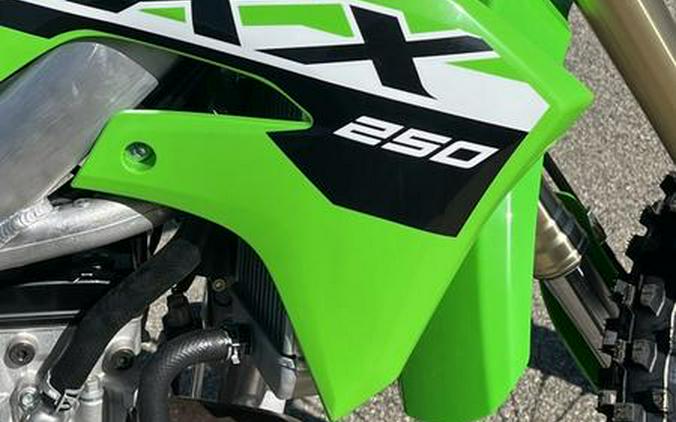 FIRST LOOK! 2024 KAWASAKI KX250, KX112, KX85 & KX65 MODELS