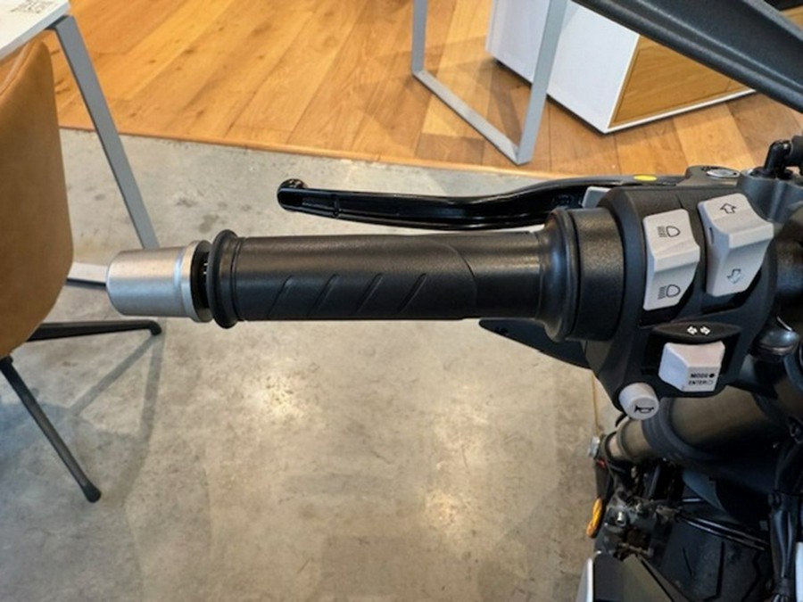 2025 DUCATI Streetfighter V2