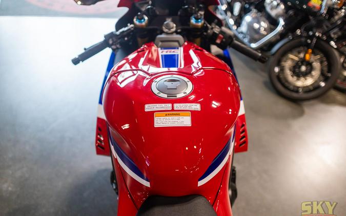 2025 Honda CBR1000RRR Fireblade SP