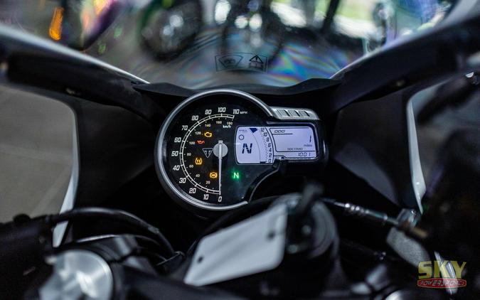 2026 Triumph Thruxton 400