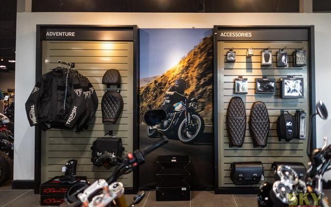 2026 Triumph Thruxton 400
