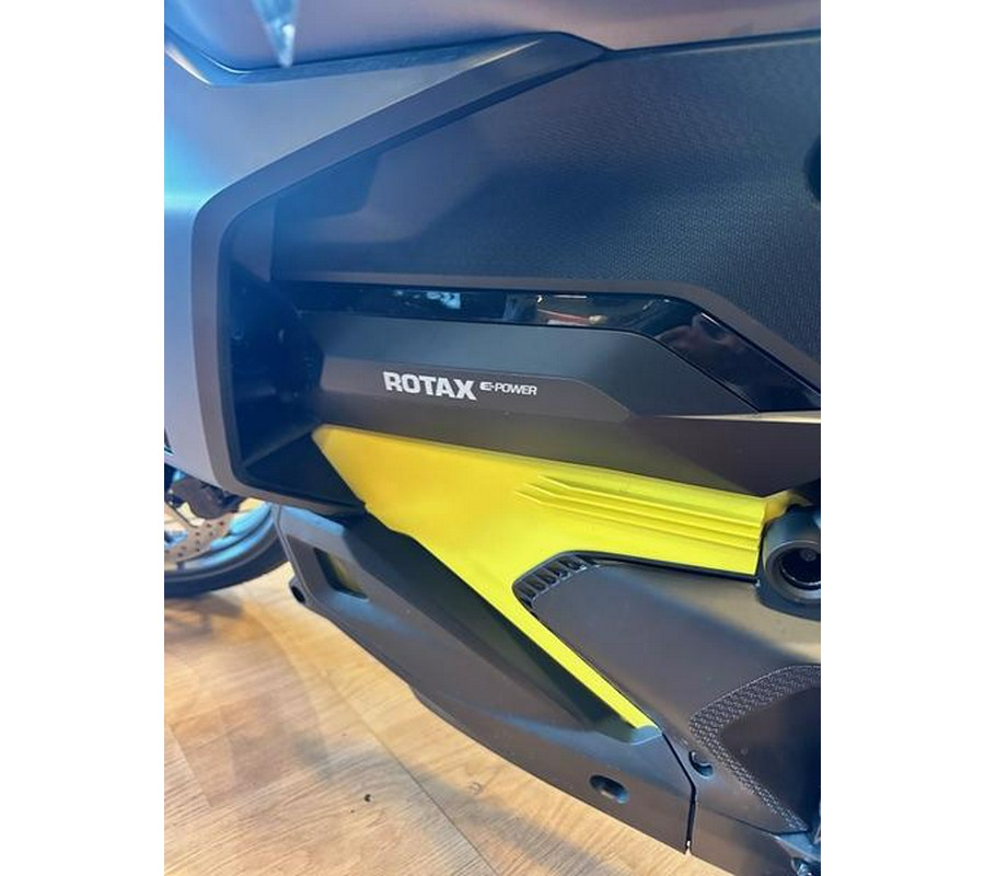 2025 Can-Am® Pulse Carbon Black