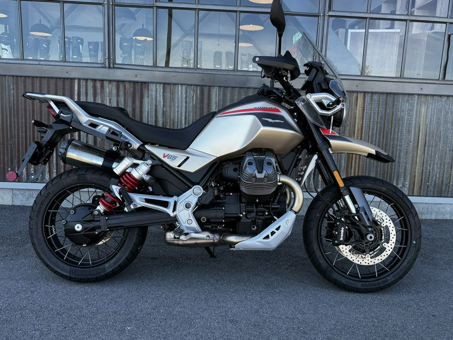 2025 Moto Guzzi V85 TT Travel