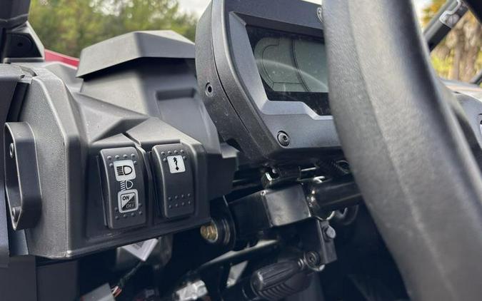 2025 Can-Am® Commander MAX XT 700