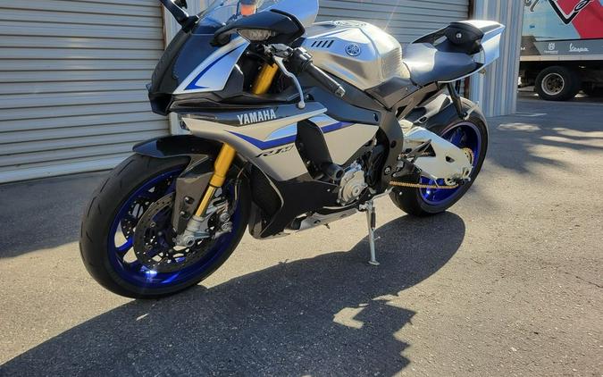 2015 Yamaha YZF-R1M