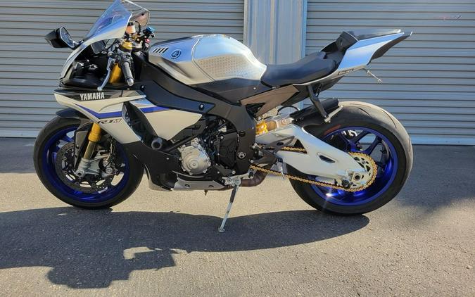 2015 Yamaha YZF-R1M