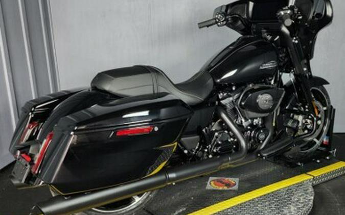 2024 Harley-Davidson Street Glide® FLHX VIVID BLACK