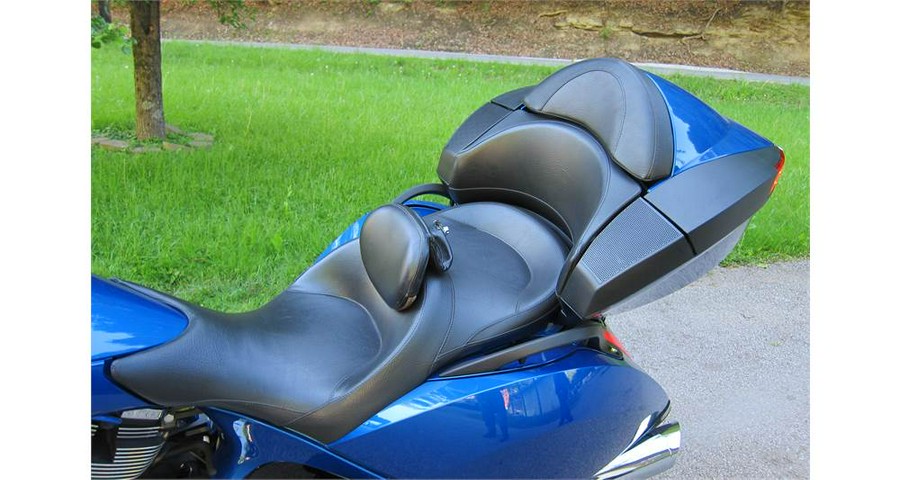 2016 Victory Motorcycles Vision - Blue Fire Gloss