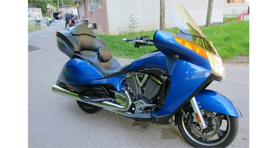 2016 Victory Motorcycles Vision - Blue Fire Gloss