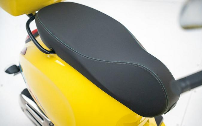 2025 Vespa Primavera 150 S