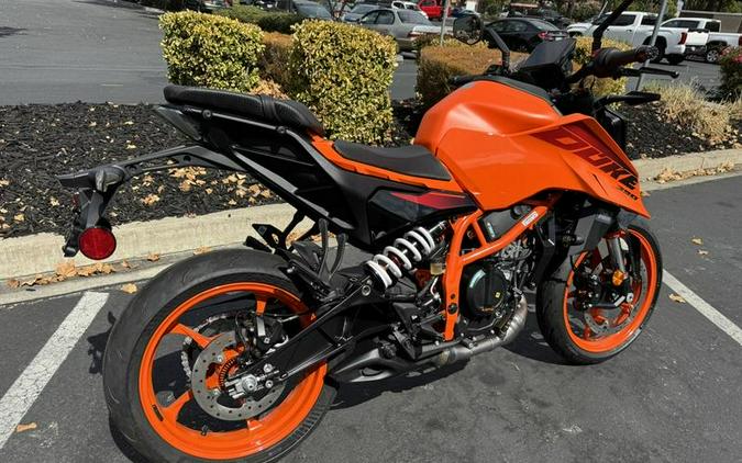 2025 KTM 390 Duke